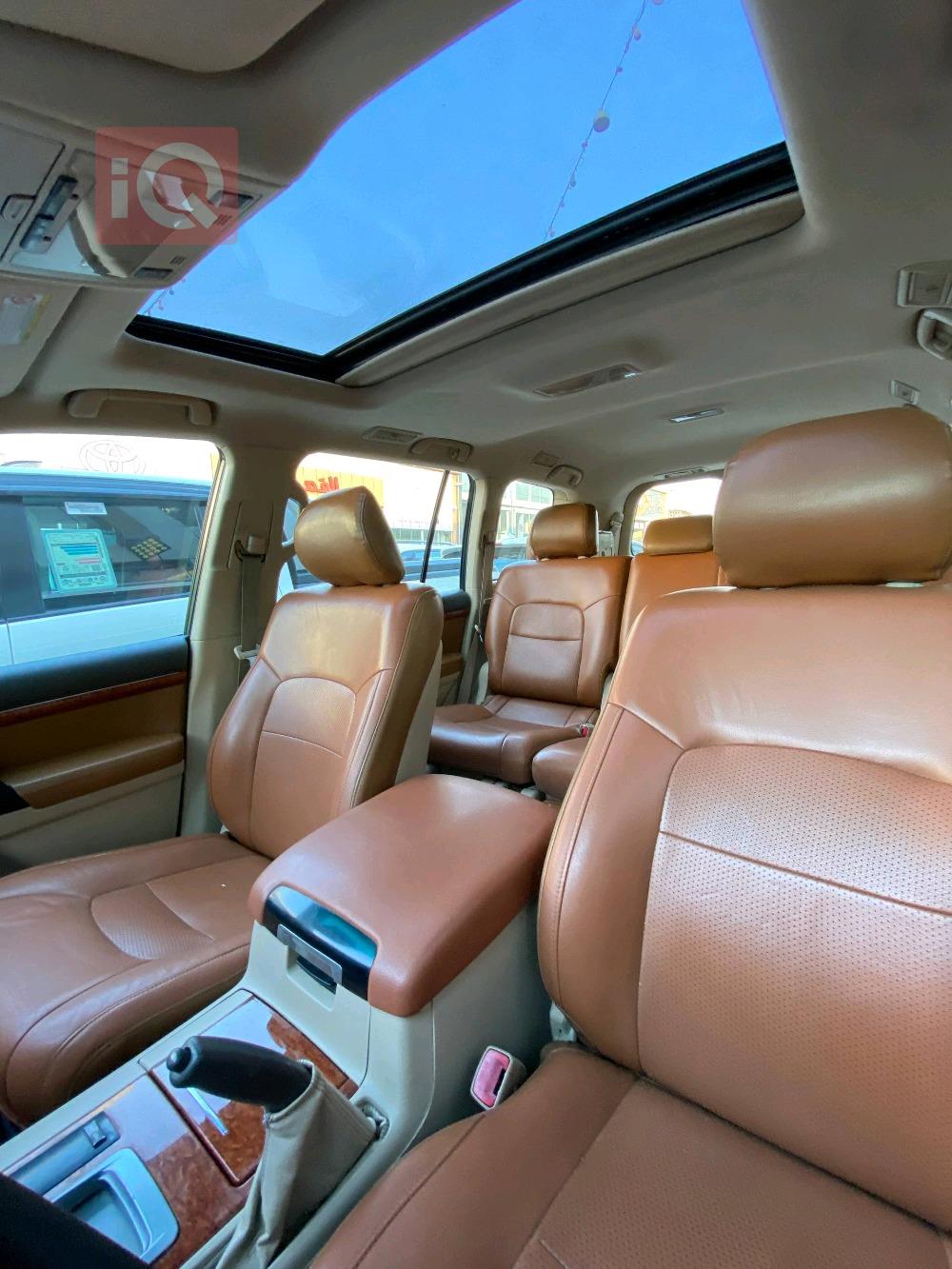 تۆیۆتا لاند کروزەر